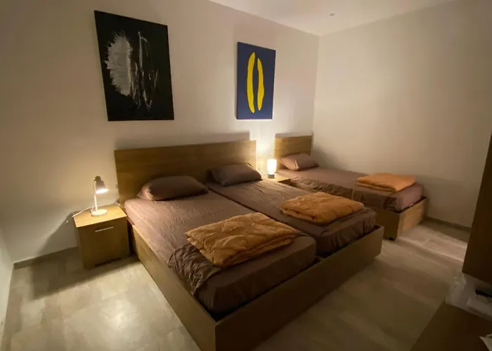Beach House. Live, Experience Sea